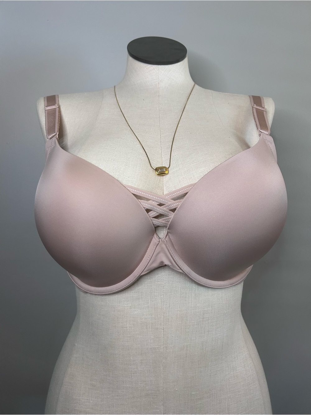 Everyday Smooth Push-Up Bra with Lattice Front in Light Pink 38F